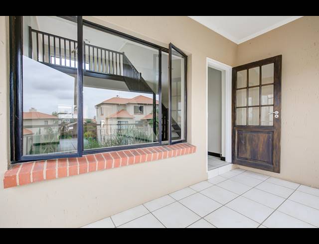 2 BEDROOM PENTHOUSE FOR SALE IN SUNNINGHILL